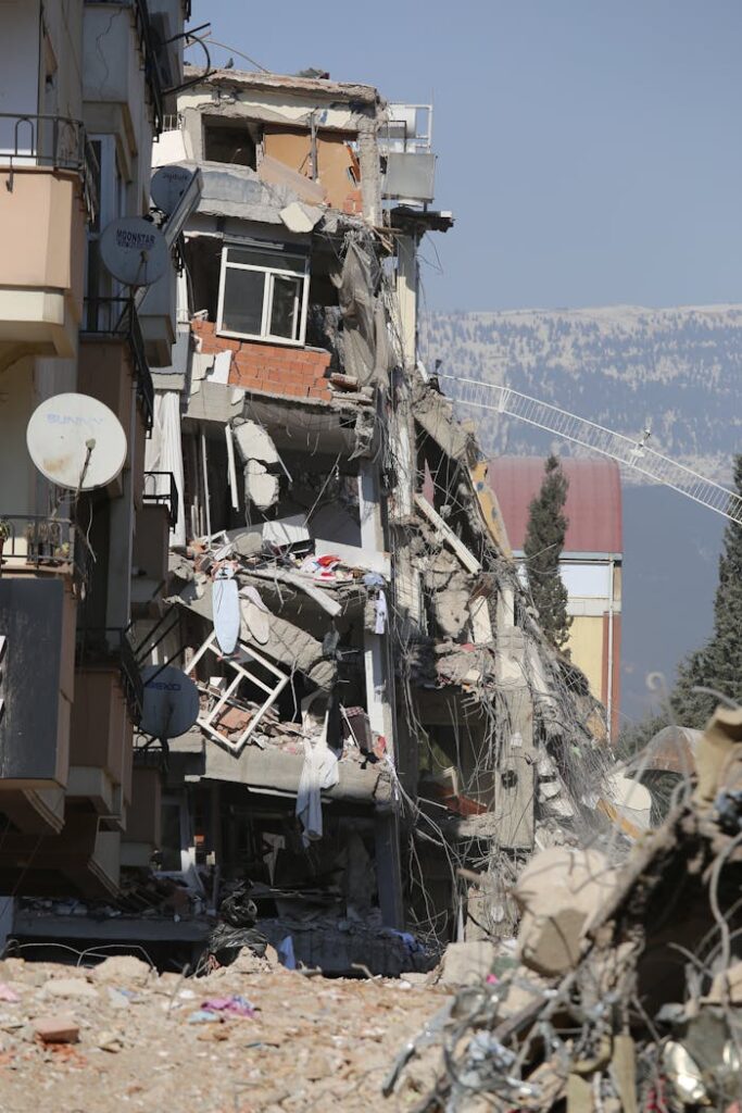 pexels-photo-15533305 A collapsed residential building in Kahramanmaraş, Türkiye, following an earthquake.